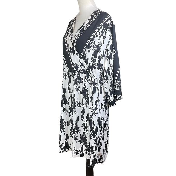 Cabi X-Factor Faux Wrap Black White Pattern 3/4 Sleeve Mini Dress Pockets - Picture 3 of 13